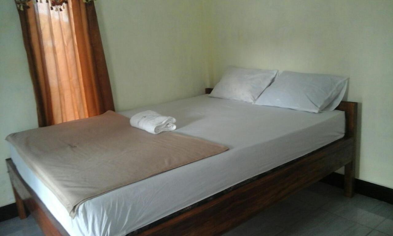 Pedek Homestay Praya Exteriör bild