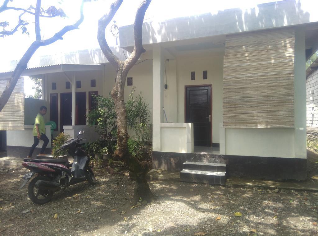 Pedek Homestay Praya Exteriör bild