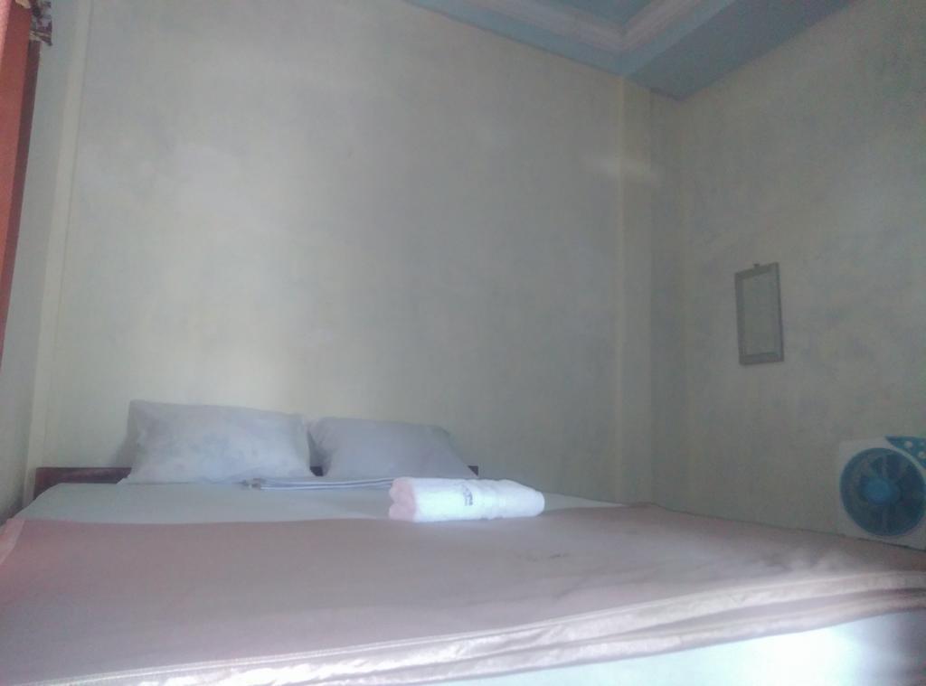 Pedek Homestay Praya Exteriör bild