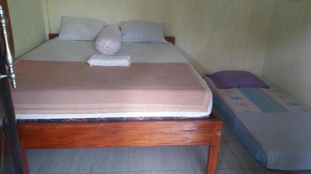 Pedek Homestay Praya Exteriör bild
